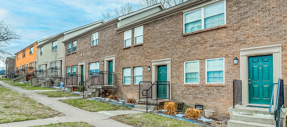 Huntley Ridge East apartment buildings in Frankfort